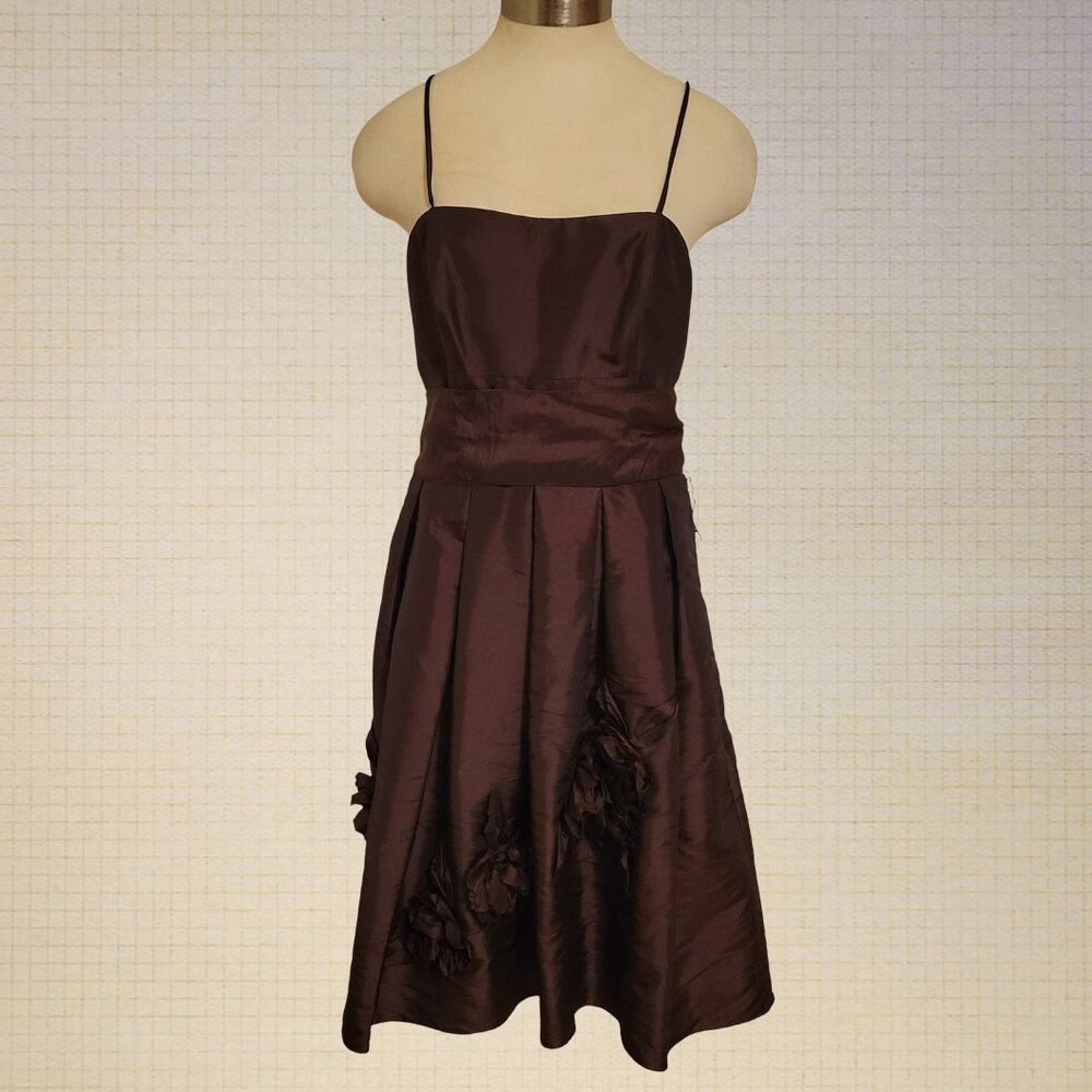 Watters and Watters Spaghetti Strap Applique Rose Pleated Evening Dress Womens 8